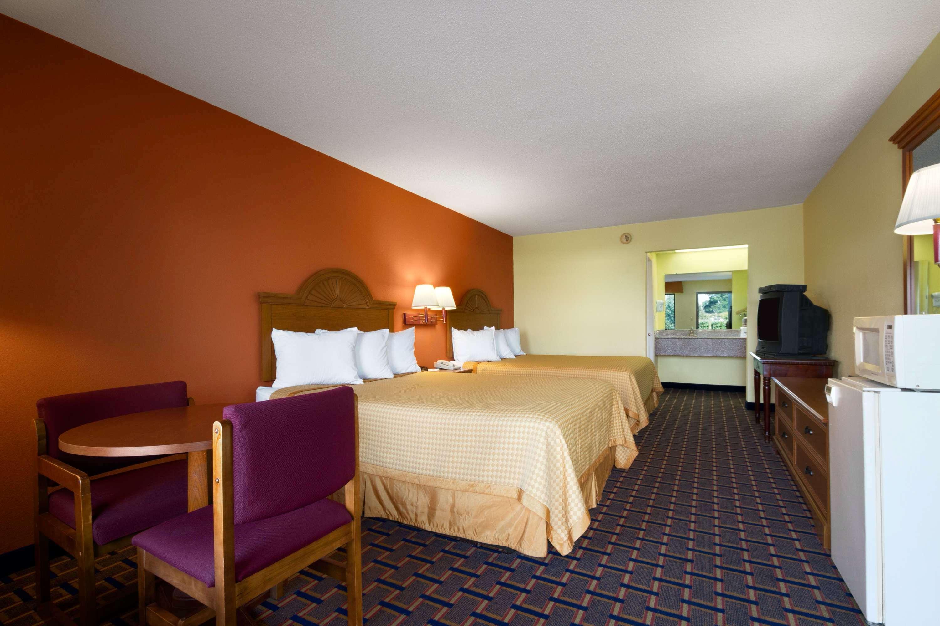 Days Inn By Wyndham Richburg Ngoại thất bức ảnh