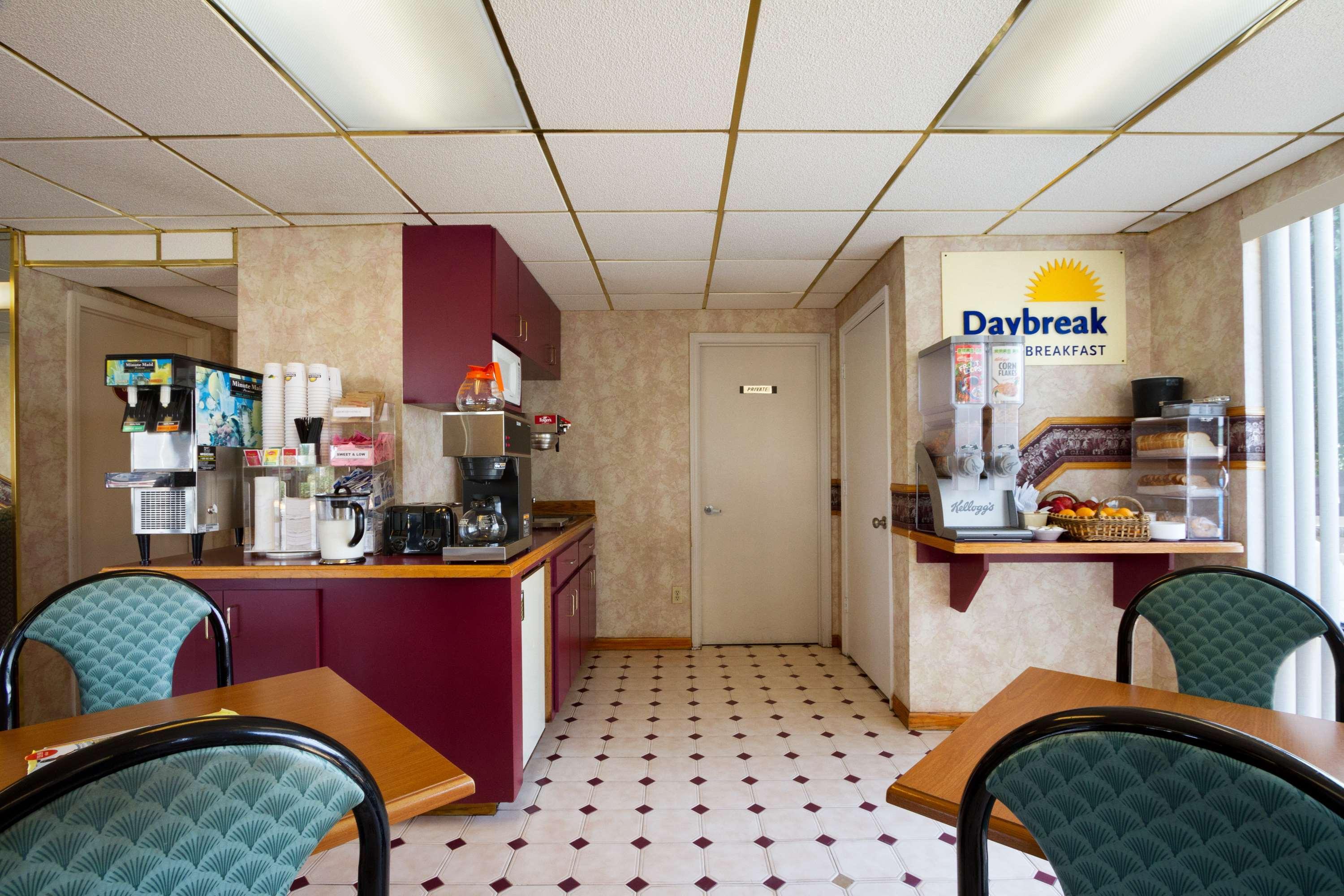 Days Inn By Wyndham Richburg Ngoại thất bức ảnh